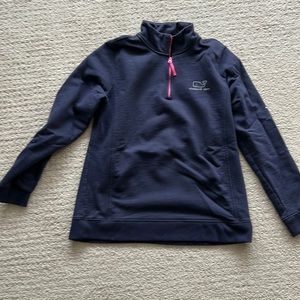 Vineyard Vines Womens 1/4 zip sweatshirt.